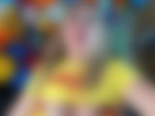 Danna38topless MILF webcam performer live streaming