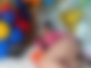 Danna38topless MILF webcam performer live streaming