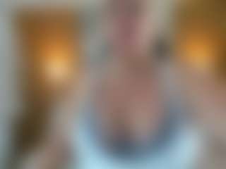 Live cam show with Danna38topless - Trimmed Granny on Hubzter Live
