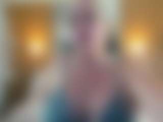 Live cam show with Danna38topless - Petite MILF on slutload