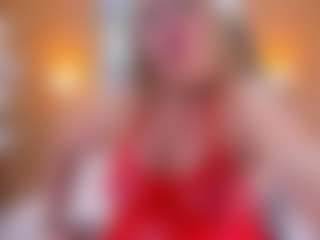 Danna38topless MILF webcam performer live streaming