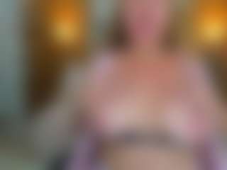 Danna38topless's Live Sex Cam Show