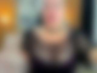 Danna38topless's Live Sex Cam Show