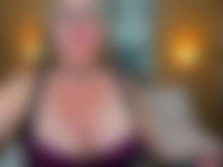 Live cam show with Danna38topless - Cosplay Granny on live18s.com