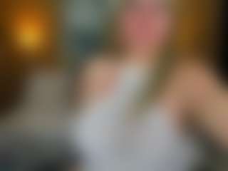 Live cam show with Danna38topless - Public MILF on Camsoda Late Night