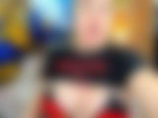 Live cam show with Danna38topless - Facial Piercings on livesuperchat.net