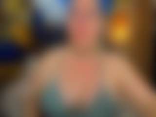 Live cam show with Danna38topless - Mature on AdultVida.com