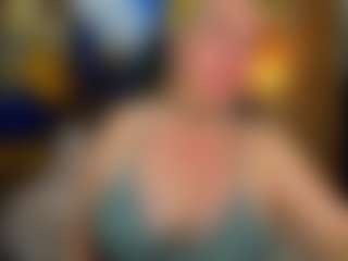 Live cam show with Danna38topless - Big Tits Mature on AdultVida.com