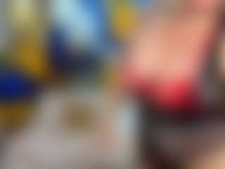 Danna38topless MILF webcam performer live streaming
