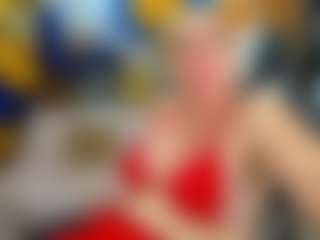 Danna38topless MILF webcam performer live streaming