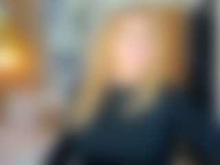 Live cam show with Danna38topless - Shaved Pussy MILF on Hubzter Live