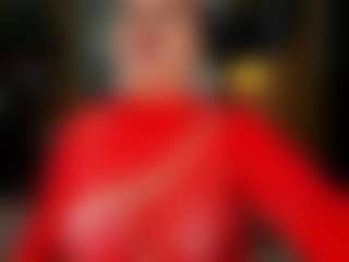 Danna38topless MILF webcam performer live streaming