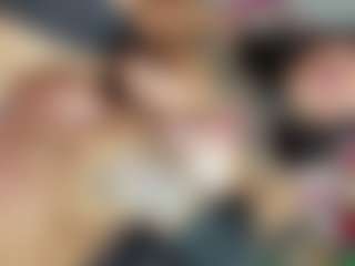 Live cam show with KhelanyTs1 - Small Tits on mypornchat.com