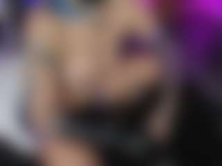 Live cam show with ravenwittch - Athletic on Milfs Live