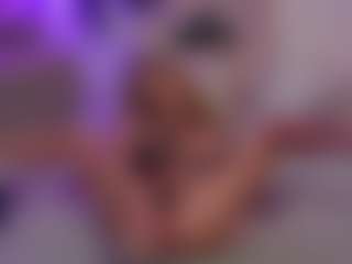 Live cam show with curlynatashaa - Middle Aged on Gym Cam Girls