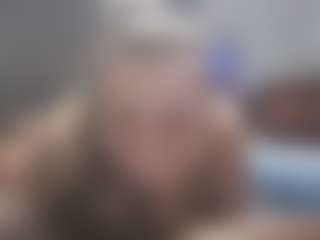 NastyLynn MILF webcam performer live streaming