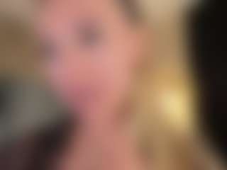 Live cam show with Untamed Reina - Red Hair on Pornisteam.com