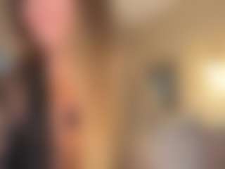 Live cam show with Untamed Reina - Facial on Dolls Live