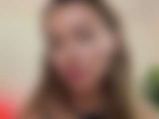 Live cam show with Untamed Reina - Facial on hrnylive.com