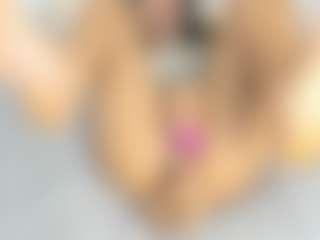 Live cam show with angelkyraasm - Athletic Tease on crypto-cams