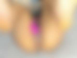 Live cam show with angelkyraasm - Petite on fapnchat