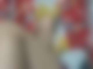 Live cam show with redlips46 - Gagging on Camiplay Live