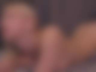 Live cam show with SuanneDano - Upskirt on pussylord.com
