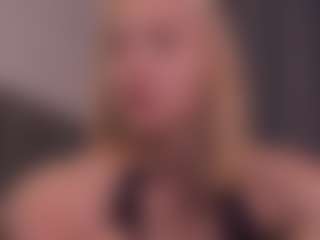 Live cam show with SuanneDano - Gray Eyes on LiveSexCams6