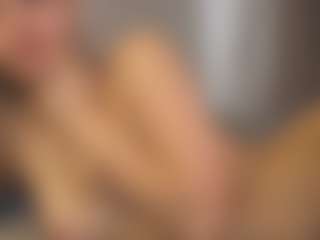 Live cam show with SuanneDano - Upskirt on fapnchat