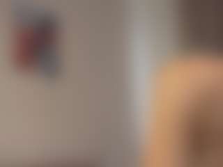 Live cam show with SuanneDano - Gray Eyes on Dolls Live