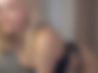 Live cam show with SuanneDano - Gray Eyes on Pornisteam.com