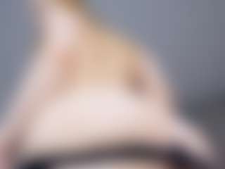 Live cam show with SuanneDano - Upskirt on TeamSkeetLive