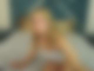 Live cam show with AlinaLemon - Camel Toe on livesuperchat.net