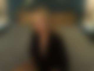 Show en direct avec AlinaLemon - Camel Toe Blonde Hair sur Camsoda