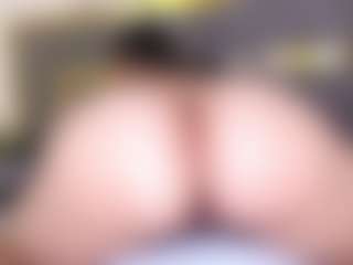 Pokaz na żywo z AnnyReese - Camel Toe na Camsoda