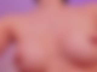 Live cam show with BellaConnor - Thin on galaxygirlnitro.com