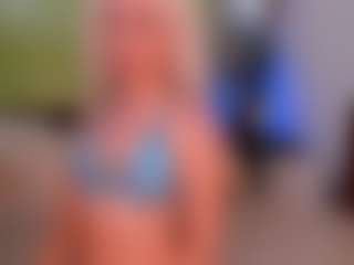 Live cam show with SophieJohns - Petite Teen (18+) on Milfs Live