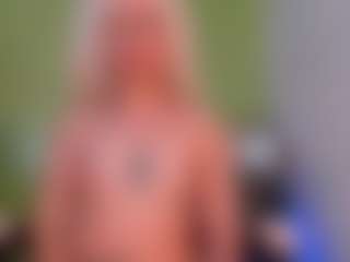 Live cam show with SophieJohns - Petite on Soda Cam