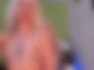 Live cam show with SophieJohns - Shaved Pussy on Free Soda