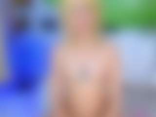 Live cam show with SophieJohns - Mouth on Camsoda