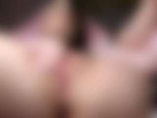Live cam show with Elma - Squirt on Camiplay Live