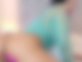 Live cam show with CherryBlake - Brown Hair Petite on Camsoda