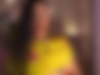Live cam show with Lyra Bellini - Thick on Hubzter Live