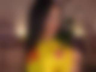 Live cam show with Lyra Bellini - Full Nudity on StripNow
