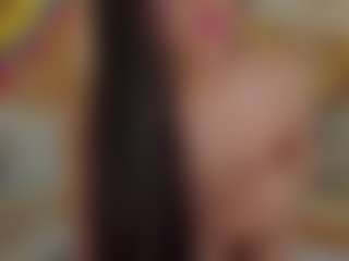 Live cam show with Lyra Bellini - Handjob on StripNow