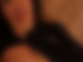 Live cam show with Lyra Bellini - Flashing on Strip Flash - Live Sex Shows