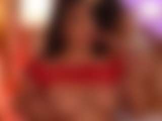 Live cam show with Lyra Bellini - Thick on sexylive.show