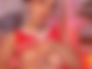 Live cam show with Lyra Bellini - Big Tits on xplaylive.com