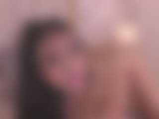 Live cam show with Lyra Bellini - Thick on madthumbs