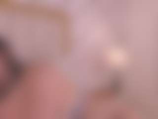 Live cam show with Lyra Bellini - Thick on Camsoda